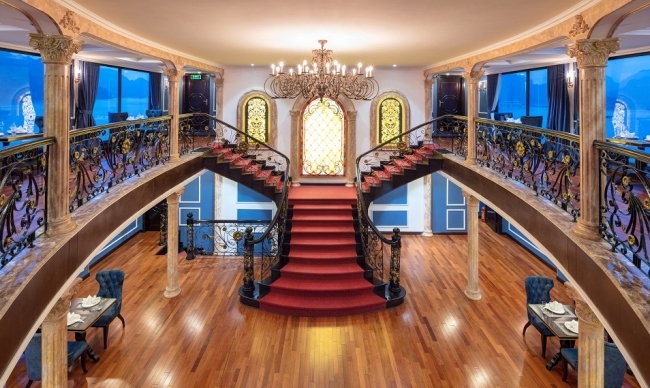 Le Theatre Cruise